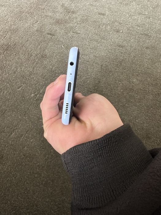 Samsung A13 holati yaxwi