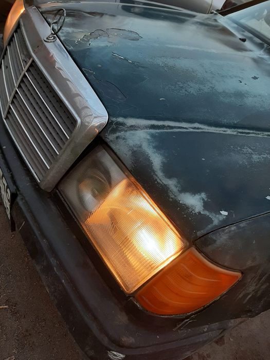 Mercedes Benz e260