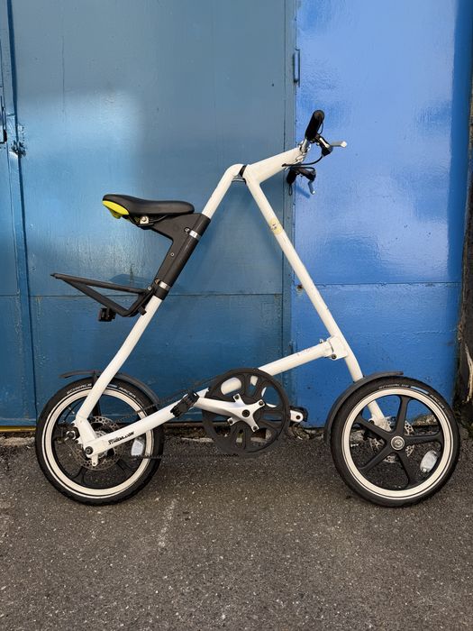 Bicicleta pliabila marca Strida adusa din Germania