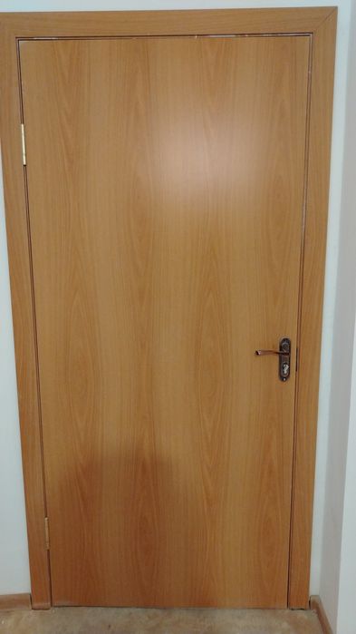 Продам межкомнатные двери