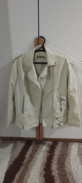 Срочно продам демисезонные куртки