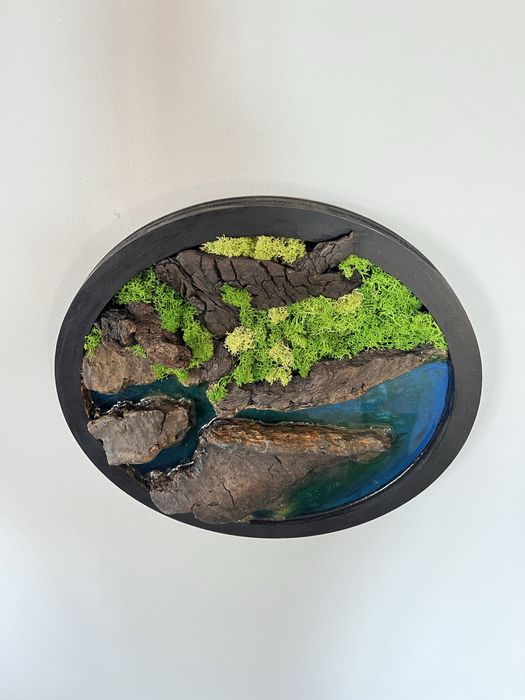 Жива картина от смола и мъх