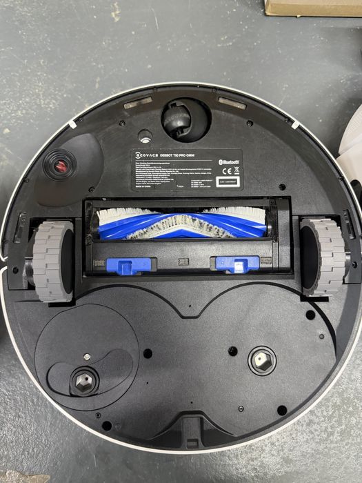 Lot 3 aspiratoare robot - Defecte / Ecovacs , Dreame / Irobot / Rowent