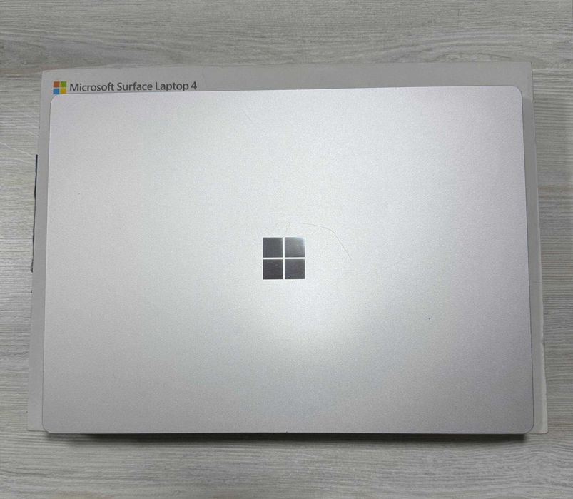 Microsoft Surface Laptop 4 15" Ips Sensorniy 2.5K /Ryzen 7 /8GB/256GB