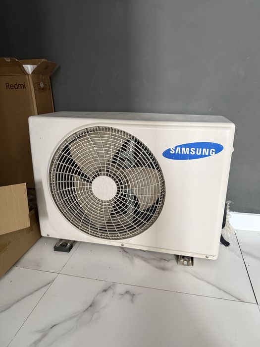 Кондиционер Samsung AQ09UGFX