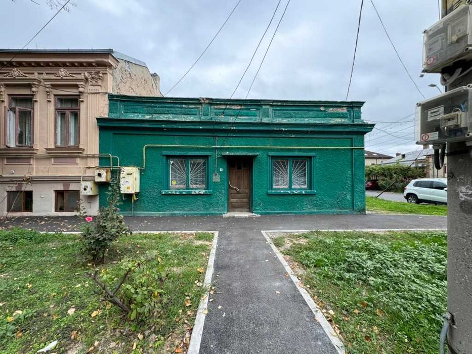 Casa din caramida cu gradina, pivnita si garaj | zona Garii, Braila