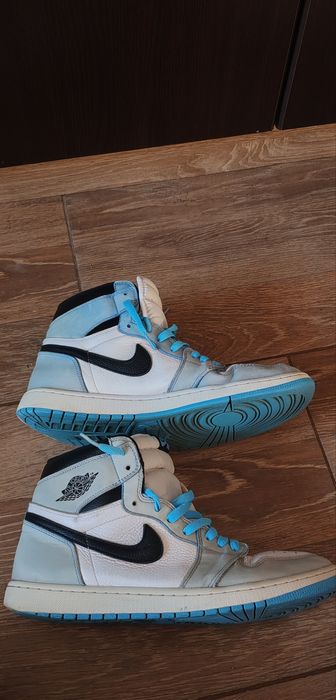 Nike Air Jordan 1 Retro High OG University Blue.