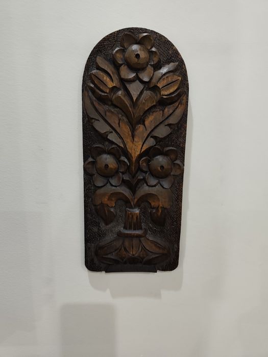 Ръчно изработена дърворезба – стенна декорация