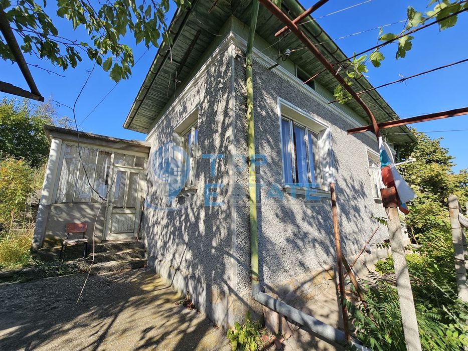 Продава се Къща в с. Българско Сливово, Област Велико Търново - 80 кв.м за 230 €/кв.м - Снимка #1