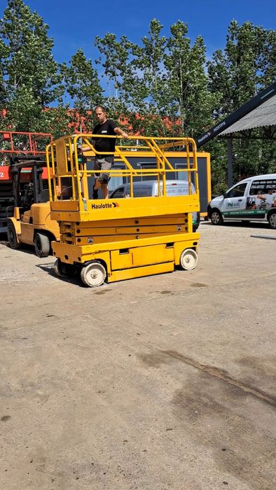 Societate vindem nacela electrica,8m,an 2013,Haulotte, Genie, Jlg