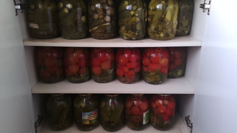 Продам соленья огурцы помидоры