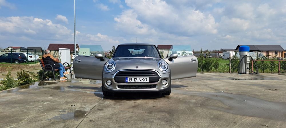 Mini Cooper an 2019 automata,