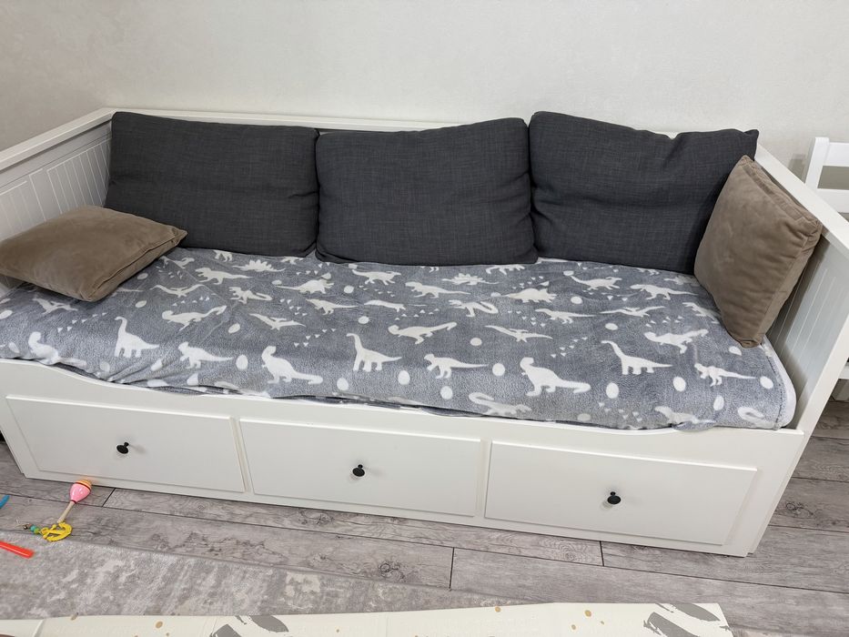 Продам кровать ikea hamnes ( хэмнес)