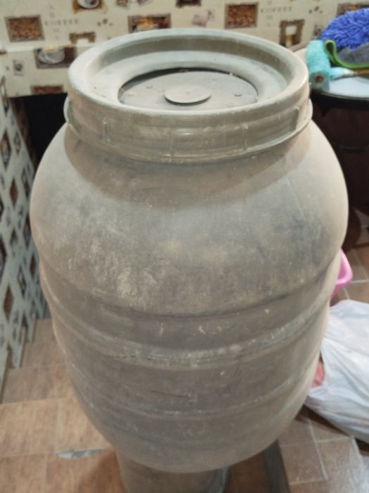 Бочка пластмассовая/Plastmass bochka