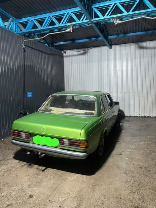 Mercedes-Benz W123
