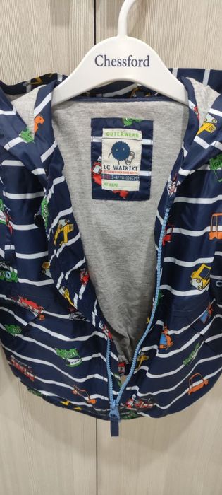 Ветровка в отличном состоянии