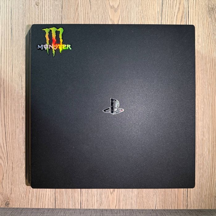 Ps4 pro и 2 контроллера