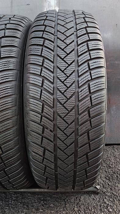 4бр. зимни гуми 235/65/17 Vredestein Wintrac
dot24