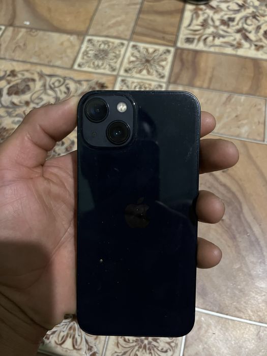 Продам телефон iPhone 13 в хорошем состоянии