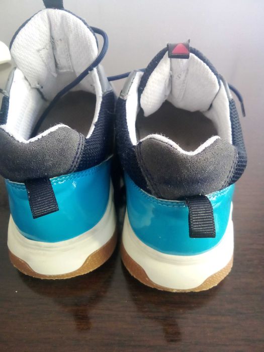 Яке Guess за момче 6г - 70 лв.