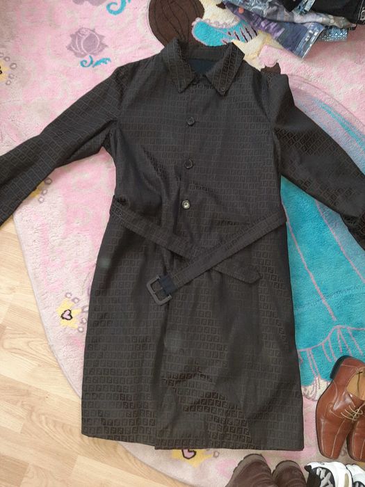 Parpalac FENDI pret bomba