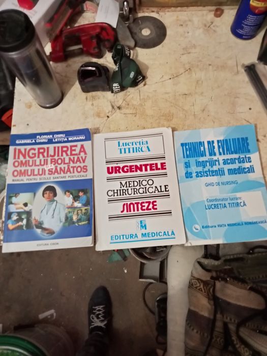 Cărți pt asistenți medicali