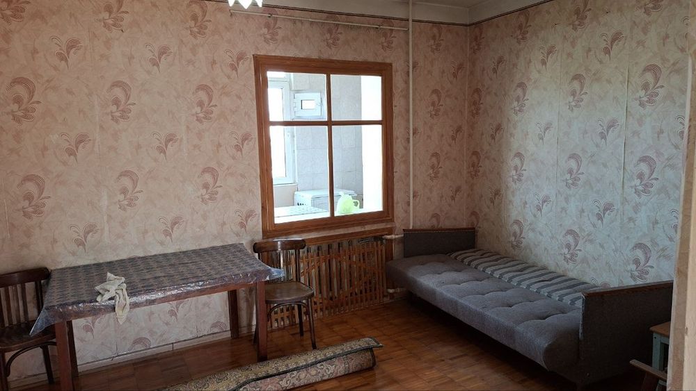 Срочно продам 1 комнатную квартиру Юнусабад