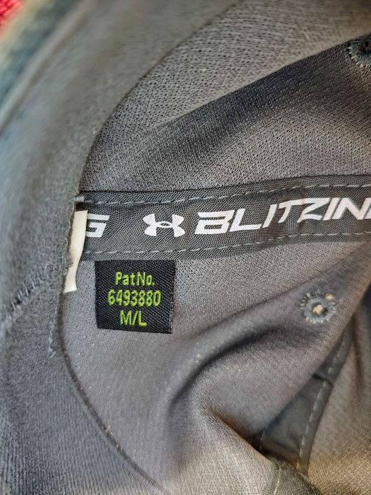 Почти нови шапки.Under Armour.Chelsea.Barcelona.Liverpool