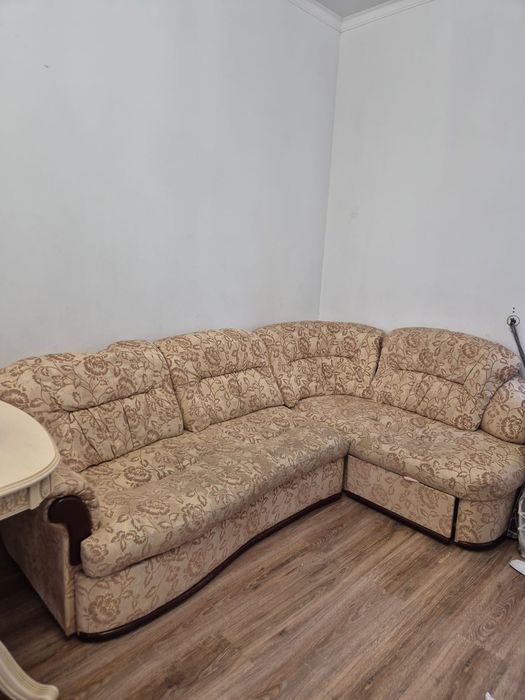 Продам угл. диван