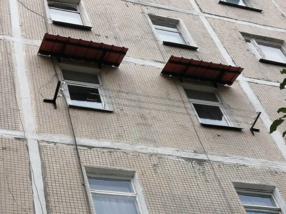 Над оконные козырьки бельевые ролики установка демонтаж