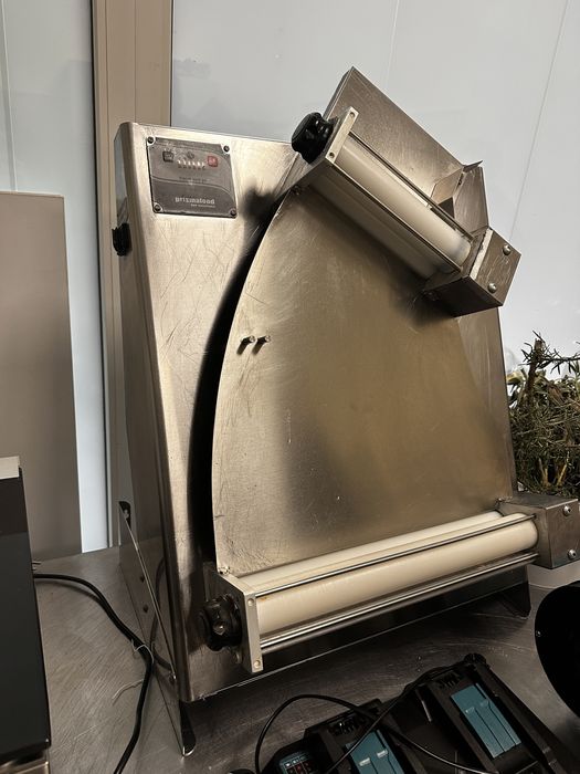 Formator Aluat Pizza Touch & Go