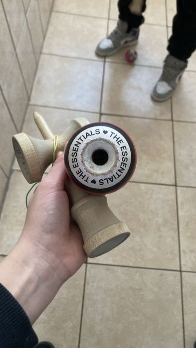 Kendama Tama  the essentials starter cititi descrierea !!!