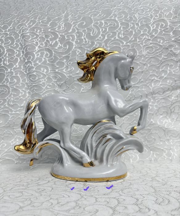 Конь-огонь лфз белый