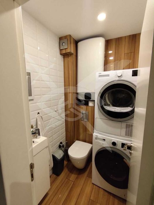 Дава се под наем Тристаен апартамент в Варна, Център - 120 кв.м за 1296.42 € - Снимка #6