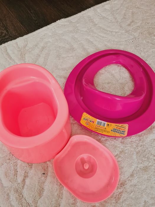 2 горшка и сиденье для унитаза