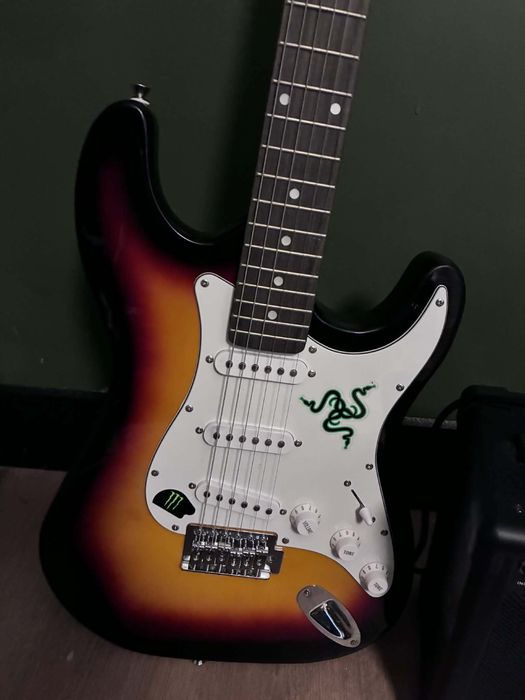 Електрическа китара с усилвател Display4Top