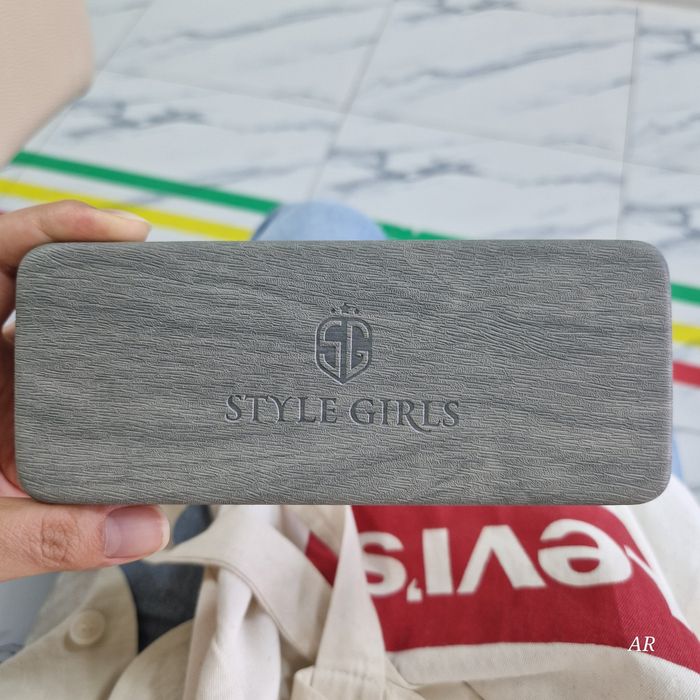 Очки солнечные, черные