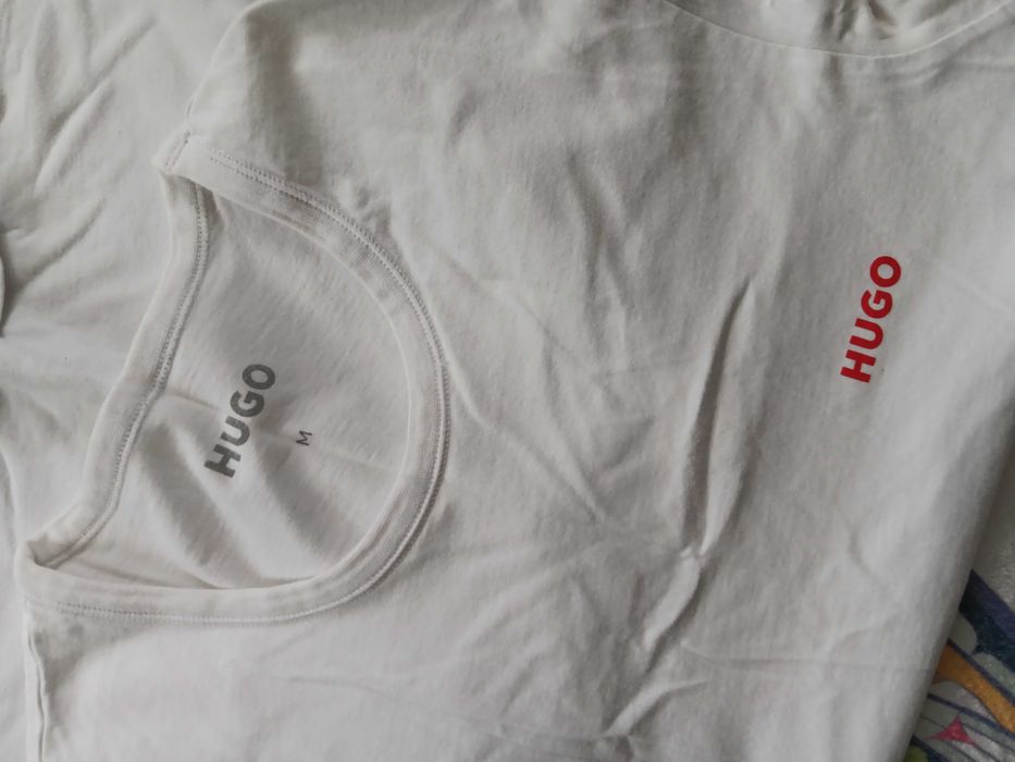 Тениска на Hugo.