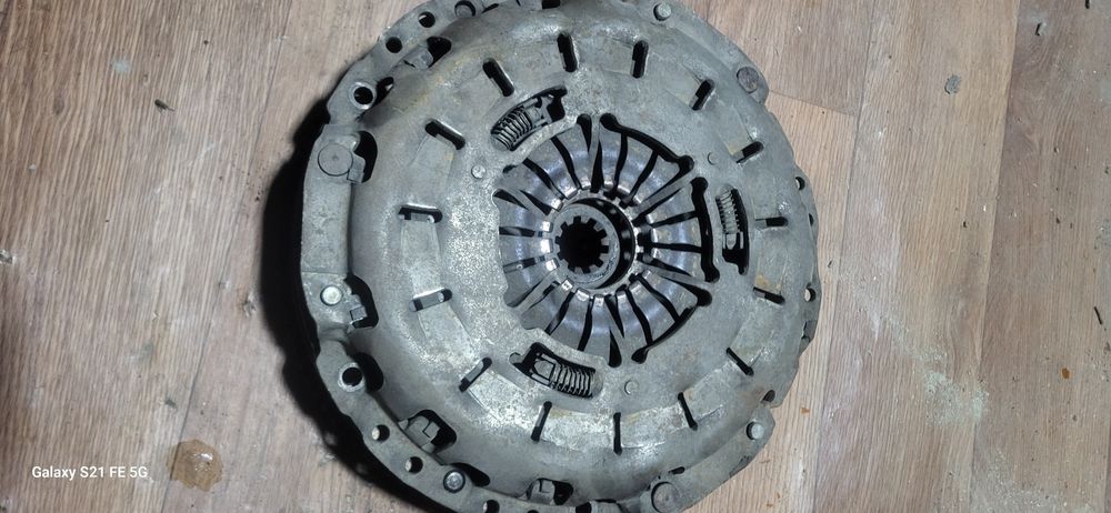 Продам сцепленя бмв е 34