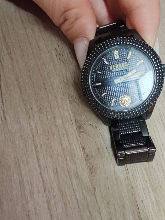 Versace versus ceas