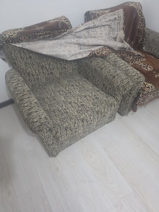 Продам диван и 2 кресла