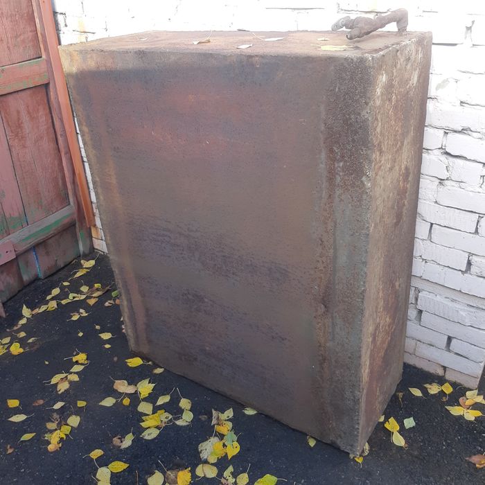 металический бак480 литров