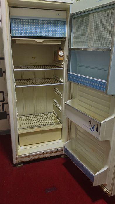 Рабочий холодильник.Хороший.Narhiga kelishamiz