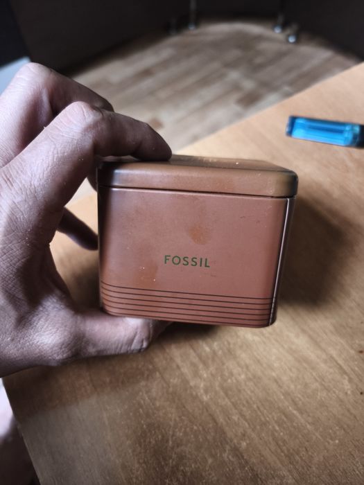 Продам часы Fossil