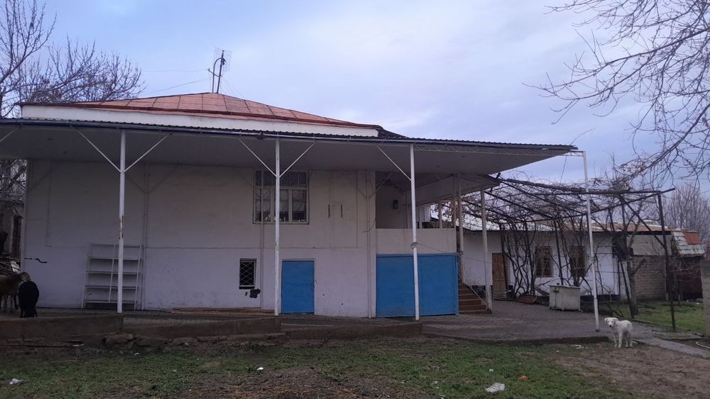 Уй сотилади чирчик 6хона 9сутик uy sotiladi chirchiq
ховли уй сотилади