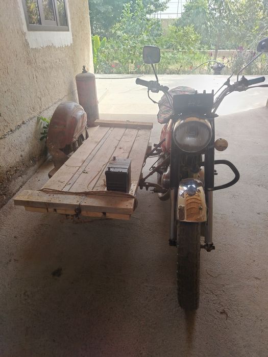 Ij planeta 4 yurib turibdi