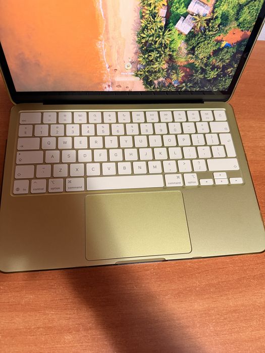 Macbook Neo, în garantie