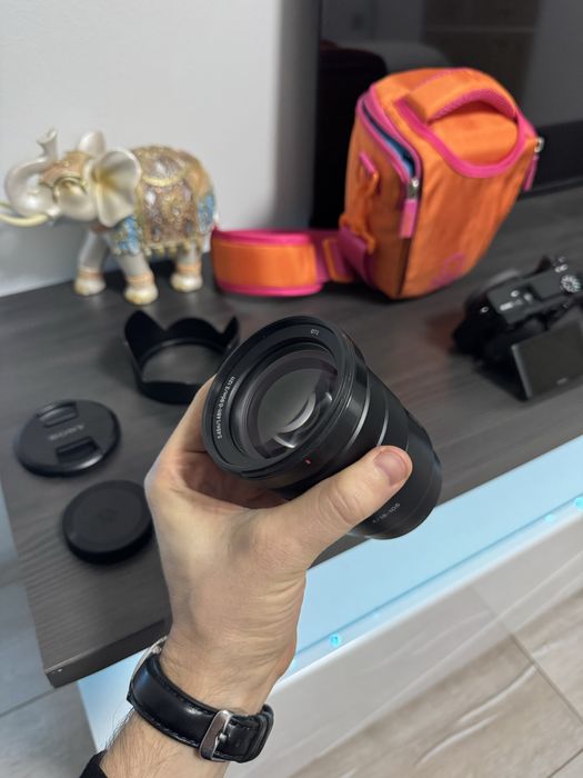 Sony FE 24-105mm f/4 G OSS (SEL24105G) – отличен, с сенник и капачки