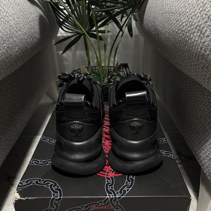 Versace chain reaction 40