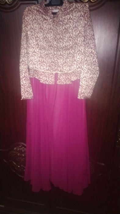 Нарядные платья для женщин